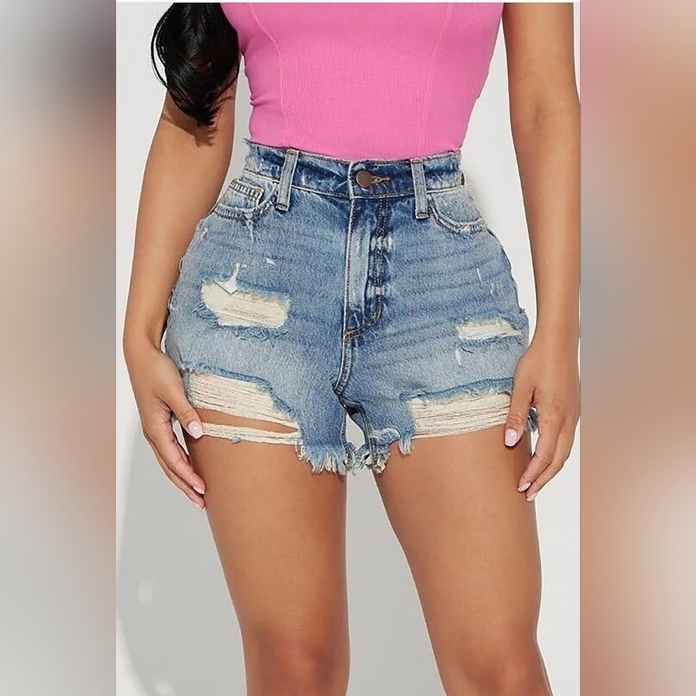 Micas 1/6​ Frayed, destroyed denim shorts